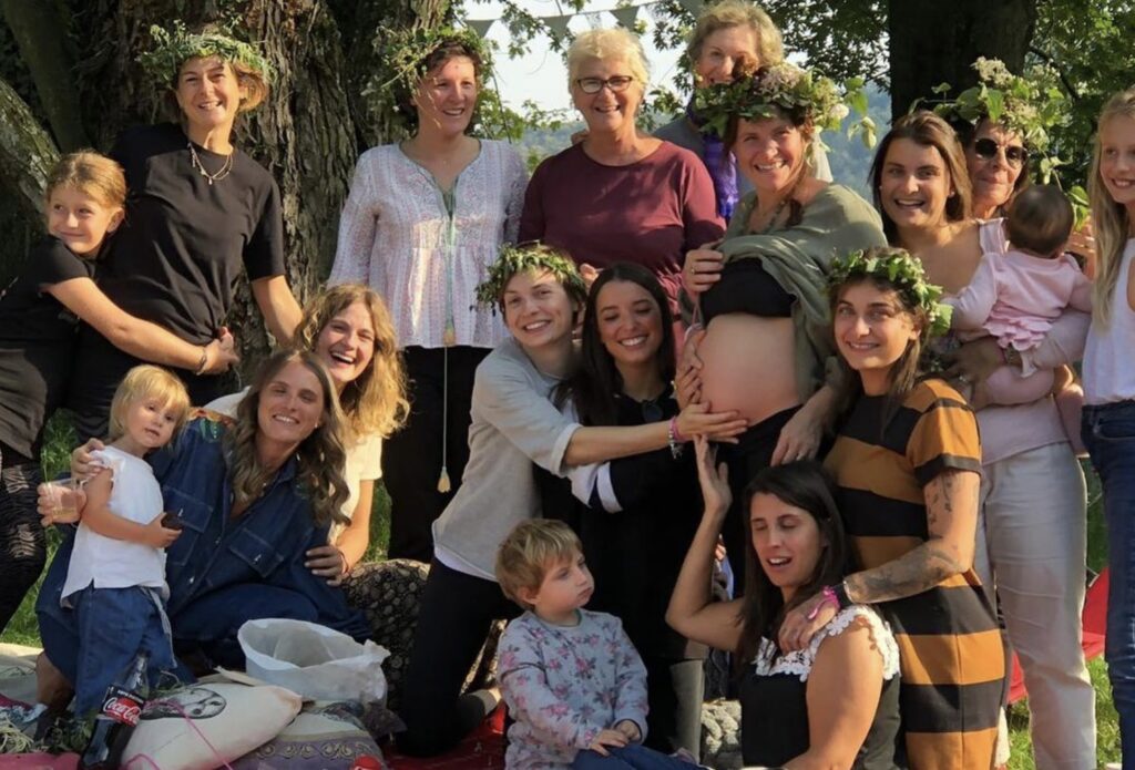 mother blessing celebration in east Sussex held by Virginia from rise midwives