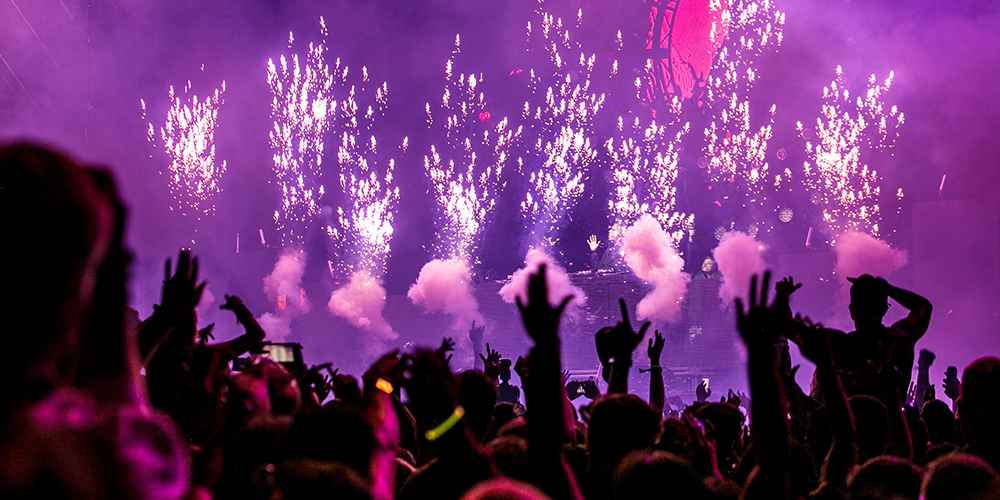 how-to-throw-a-coachella-themed-party